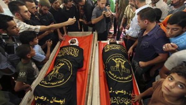 فلسطينيون يشيعيون جنازتي عضوين من حركة الجهاد 