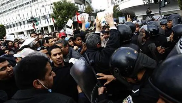 تونس تخفف حظر التجول