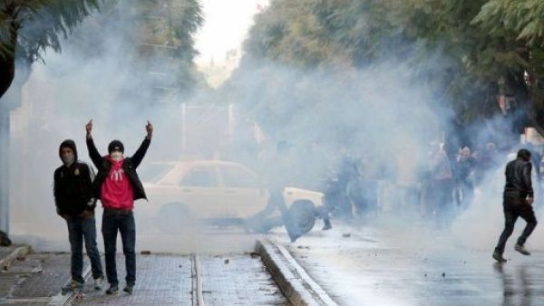 مواجهات بين الشرطة ومتظاهرين في تونس