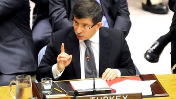 وزير الخارجية التركي احمد داود اوغلو 