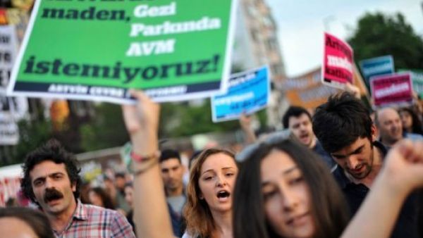 النقابات تنضم للتظاهرات ضد اردوغان