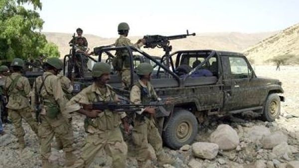 Yemeni border patrol on guard in light of increase in Al-Qaeda attacks.  [presstv]