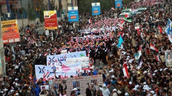 اليمنيون يحتفلون بالذكرى الثانية لثورتهم