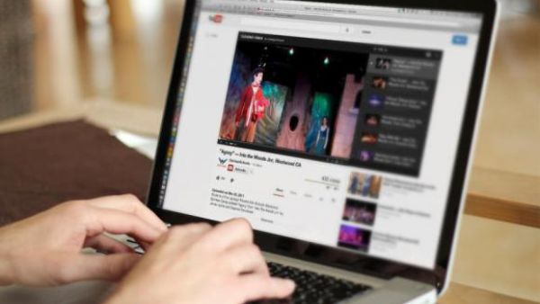 Youth and elders in Saudi Arabia are really getting into YouTube. (Image: Arab News)