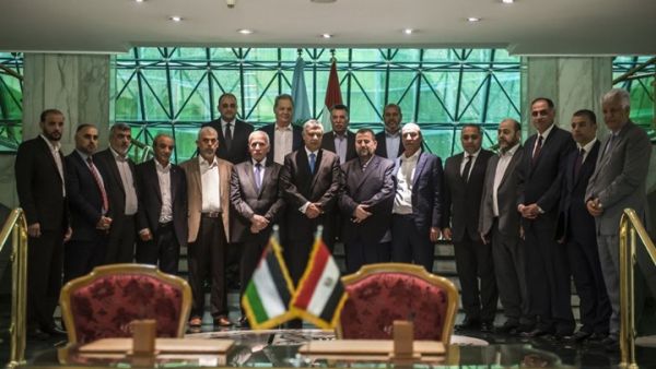 الفصائل الفلسطينية بدأت التوافد على القاهرة، الإثنين، للمشاركة في حوار المصالحة الشامل 