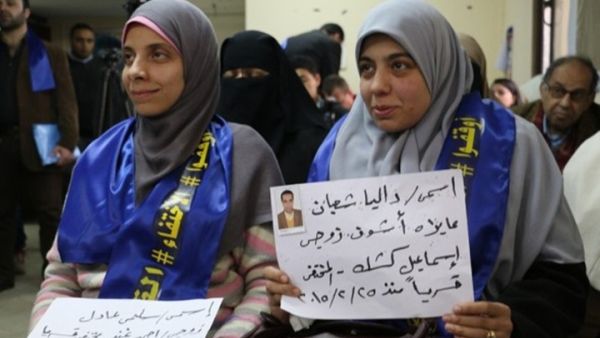 منظمات حقوقية: انتهاكات حقوق الإنسان في مصر تزايدت منذ أطاح الجيش بالرئيس مرسي