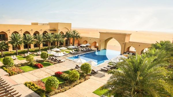يتمتع زوار الفندق في عيد الفصح بتجربة مرح مختلفة وفريدة من نوعها بين أحضان الطبيعة ورمال صحراء الربع الخالي الاخاذة.