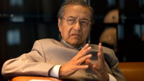 من هو مهاتير محمد الذي ترشحه المعارضة الماليزية لرئاسة الوزراء؟

