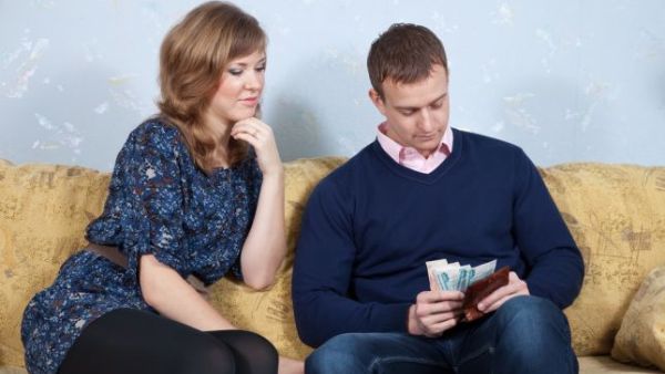 هل المال يشتري قلوب النساء