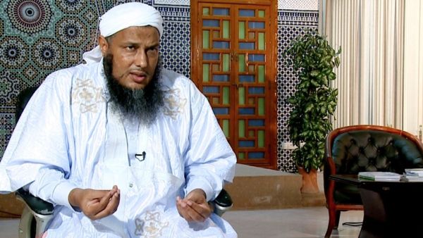 يعد الددو الشنقيطي من أبرز العلماء في العالم الإسلامي