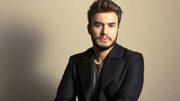 المغني التركي المعروف مصطفى جيجلي