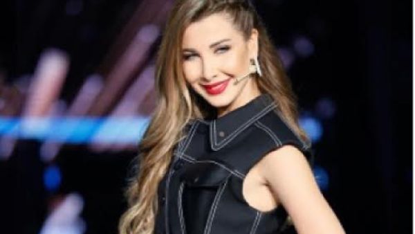 اكتملت الإطلالة الأنيقة لنانسي عجرم بتسريحة شعرها اللافتة ولونه الجذاب