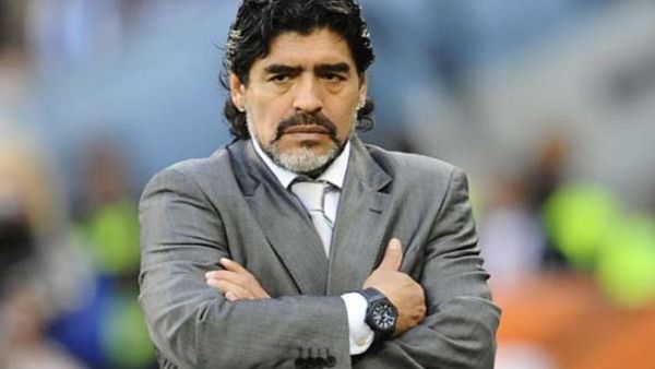 أسطورة كرة القدم الأرجنتيني دييجو مارادون