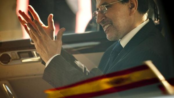 رئيس الائتلاف القومي اليميني ارتور ماس رئيس الائتلاف القومي اليميني ارتور ماس