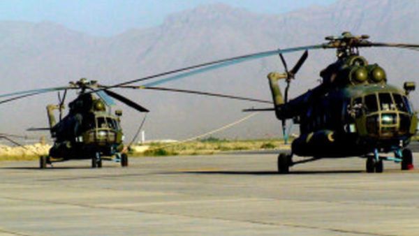 طائرتان مروحيتان روسيتان  الصنع من طراز "مي – 17"