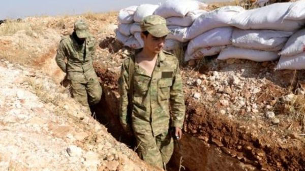 مقاتل من هيئة تحرير الشام في ريف حلب
