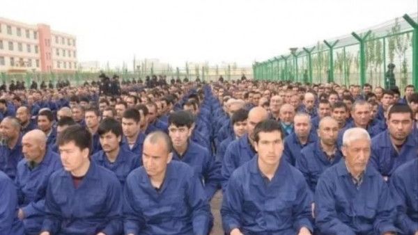 تركيا تطالب الصين بإغلاق معسكرات اعتقال المسلمين