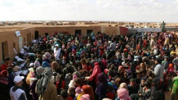 مساعدات انسانية تصل الى مخيم الركبان في جنوب شرق سوريا

