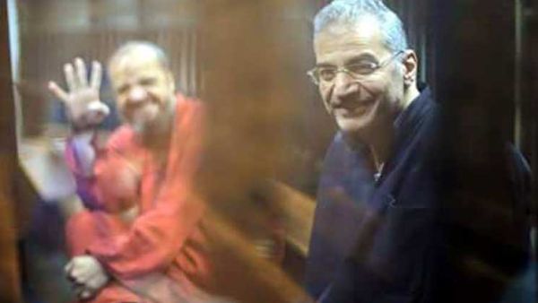 انسحاب عضوي الدفاع في محاكمة مرسي 