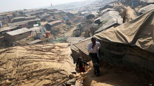 نحو 85 ألف لاجئ عرضة للخطر جراء الفيضانات والانهيارات الأرضية المصاحبة لموسم الرياح