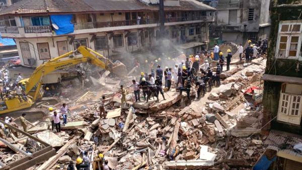 انهيار مبنى من ثلاثة طوابق في مدينة مومباي العاصمة المالية للهند