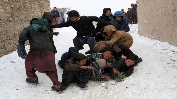 وفاة ما لا يقل عن 27 طفلا في أفغانستان، بسبب التجمد
