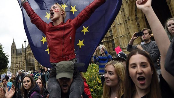 مسيرة احتجاج ضد انسحاب بريطانيا من الاتحاد الاوروبي