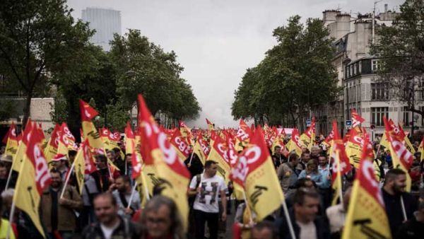 إضرابات في السكك الحديدية والموانئ الفرنسية