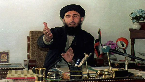 زعيم الحرب الافغاني السابق قلب الدين حكمتيار