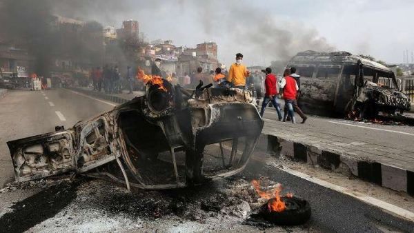 الكشميري عادل أحمد دار صدم بسيارته المحملة بالمتفجرات قبل أسبوعين حافلة عسكرية هندية 