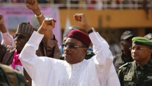 الرئيس محمد ايسوفو يخوض المنافسة للفوز بولاية ثانية