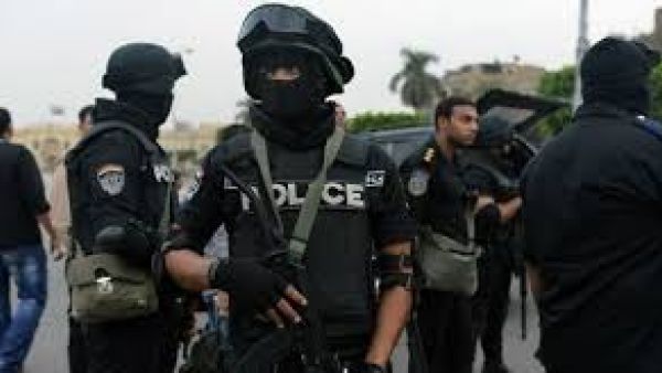  المتهمان وضعوا خطة لاستدراج والدهما بعد علمهما بأنه قام بالاعتداء على 3 من أخواتهما، بينهما قاصرتان.