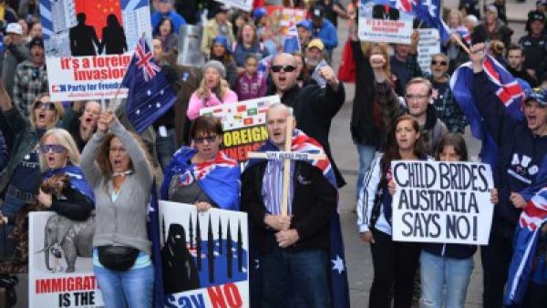  الشرطة اضطرت لتفريق متظاهرين السبت في ملبورن بعد وقوع صدامات