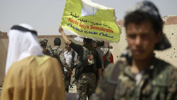 عناصر من "قوات سوريا الديمقراطية" / أرشيفية
