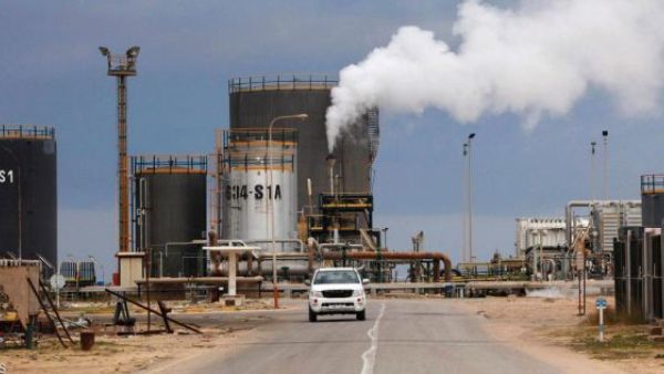 "الشرارة" أحد أكبر الحقول النفطية في ليبيا وينتج 315 ألف برميل يوميا.