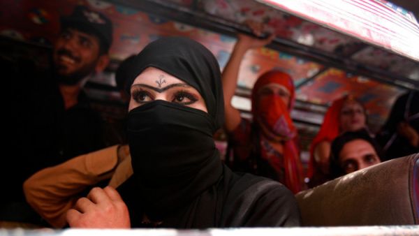 المحكمة العليا في باكستان أقرت بوجود "الجنس الثالث"