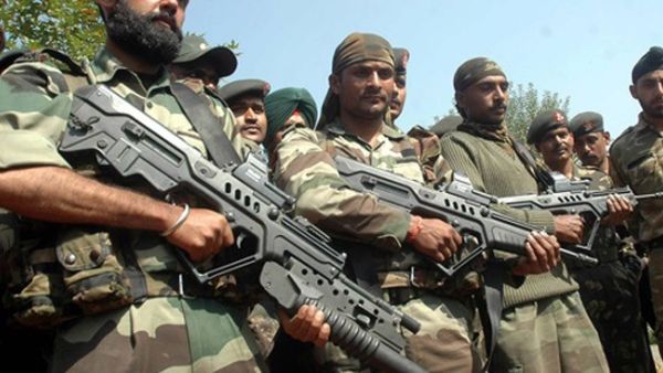 مسلحون قبليون مجهولون قتلوا عشرة جنود على الأقل في كمين في ولاية مانيبور الجبلية