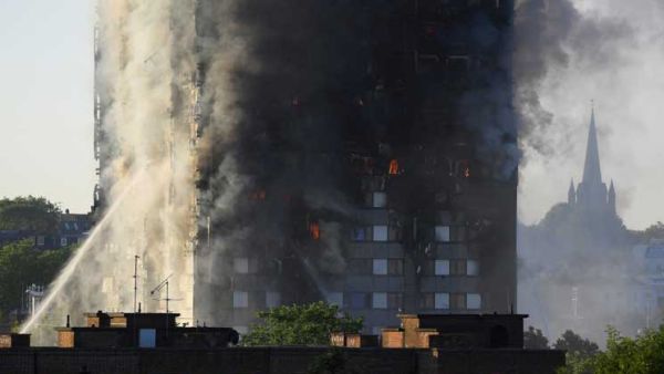 البرج يضم 120 شقة موزعة على 27 طابقاً.