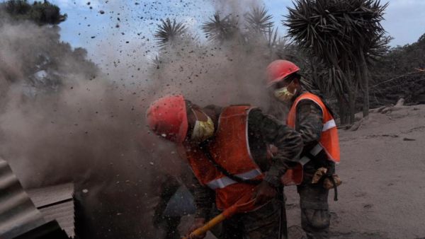 وقف عمليات البحث حول بركان فويغو الملتهب في غواتيمالا