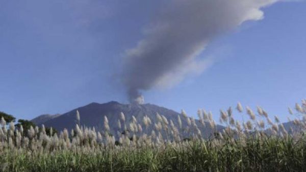 تضم أندونيسا الواقعة على “حزام النار” البركاني والزلزالي حول المحيط الهادئ، أكثر من 120 بركانا نشطًا