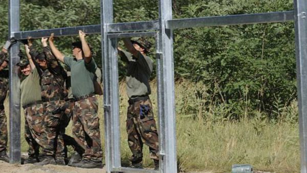 المجر تبني سياجا حدوديا ثانيا على طول حدودها الجنوبية مع صربيا
