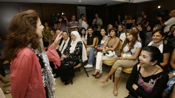 سمر الحاج وباقي الناشطات بانتظار الموافقة 