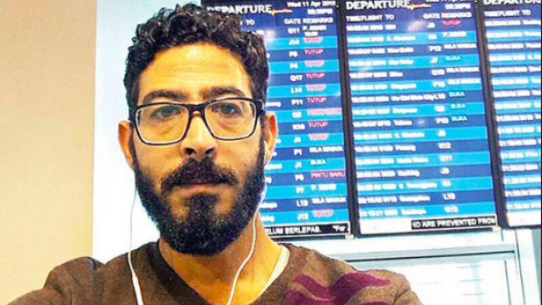Waiting for Godot! Hassan Al-Kontar Spends the day looking at the screen (Twitter)