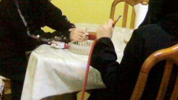 الشيشة ممنوعة على النساء في الاماكن العامة بغزة/الصورة تعبيرية