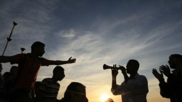 احتفال باحد الاعراس على شاطئ في غزة