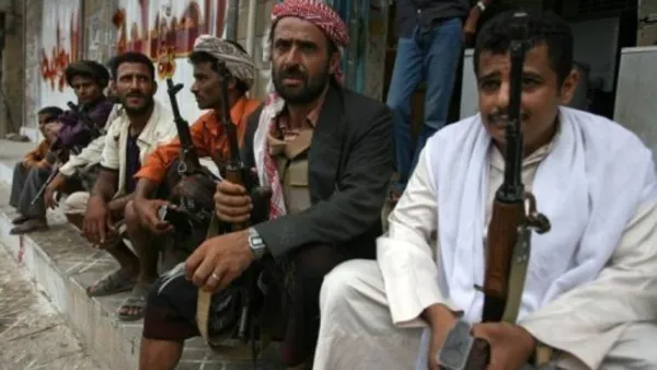 قبليون يمنيون مسلحون في تعز
