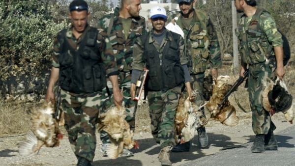 تناقل نشطاء قبل شهرين فيديو للشرطة الروسية وقد اعتقلت عناصر من نظام الاسد 