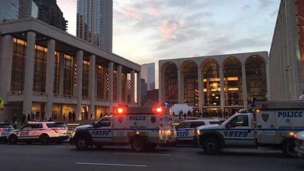 اخلاء اوبرا ميتروبوليتان في نيويورك بسبب مسحوق أبيض غامض
