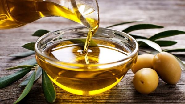 أظهر بحث جديد عن فائدة زيت الزيتون للوقاية من أمراض القلب