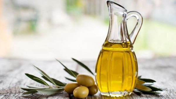 يقلل زيت الزيتون من التأثيرات الضارة للكوليسترول